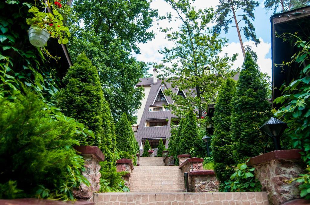 Kolyba House Hotel Kyiv Exterior photo