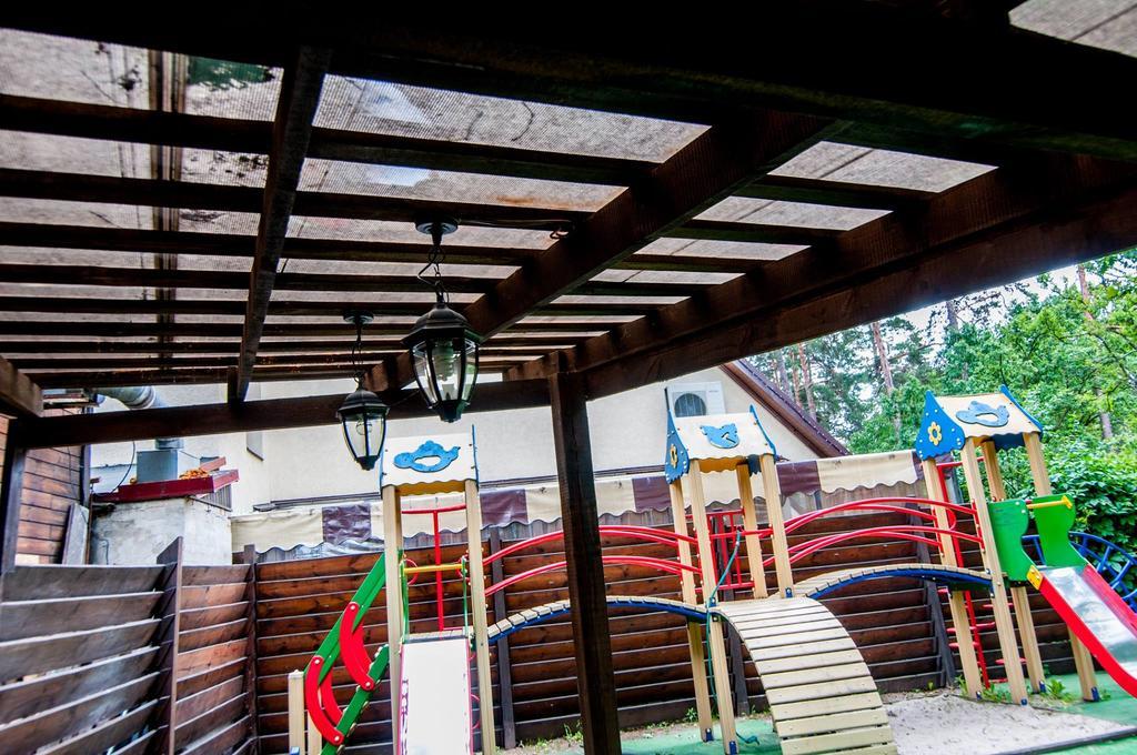 Kolyba House Hotel Kyiv Exterior photo